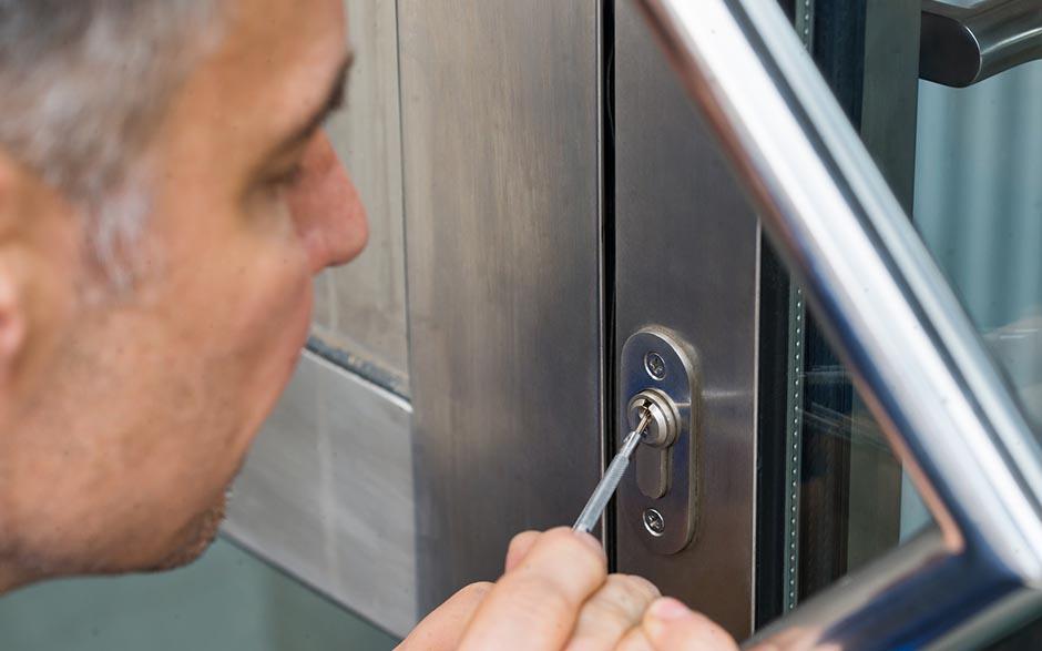 trouver un serrurier honnete Paris 16